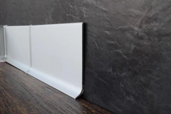 Алюминиевый плинтус ЭлитПроф Анодированный Плоский (100х11х2500 мм) в Кургане