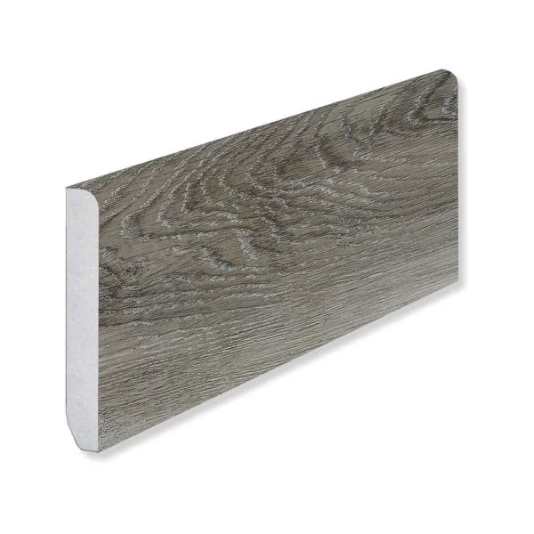 Кварцевый плинтус Fargo 366-1B Дуб Рустик Серый градиент 80х11х2200 мм в Кургане