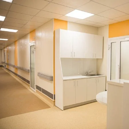 Коннелюрный односоставной плинтус Bonkeel Prof Серый (95х2700мм) в Кургане