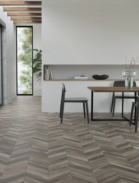 Ламинат Egger PRO 8/33 4V Large Дуб Кестинкорт Шоколад левая EPL240F4CL в Кургане